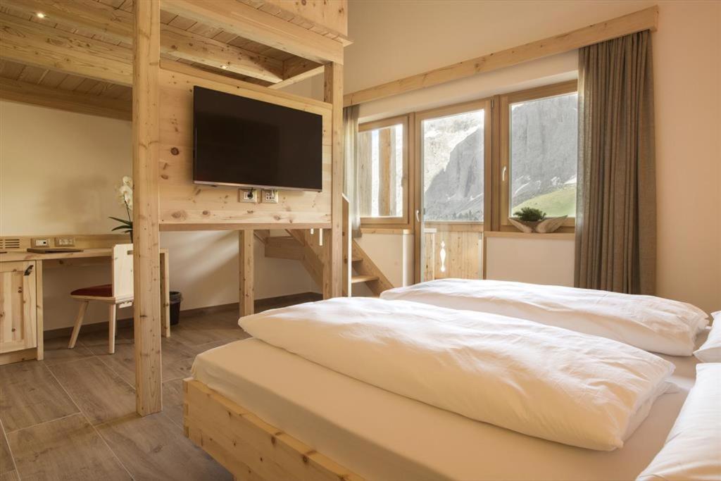 Passo Sella Dolomiti Mountain Resort Selva di Val Gardena Ngoại thất bức ảnh