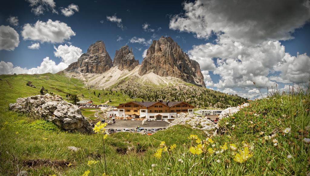 Passo Sella Dolomiti Mountain Resort Selva di Val Gardena Ngoại thất bức ảnh